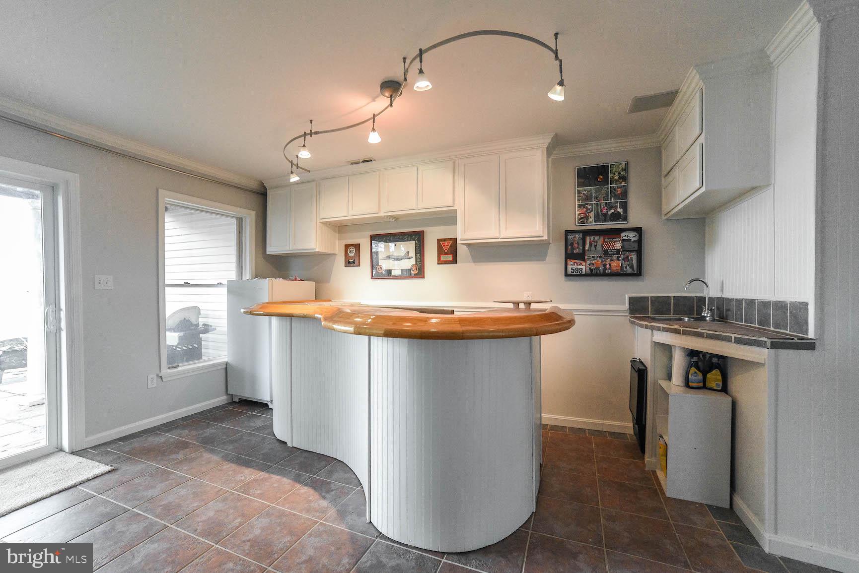 HARBOR VIEW VILLAS - Residential