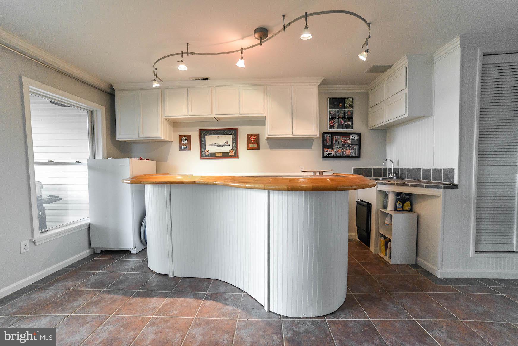 HARBOR VIEW VILLAS - Residential