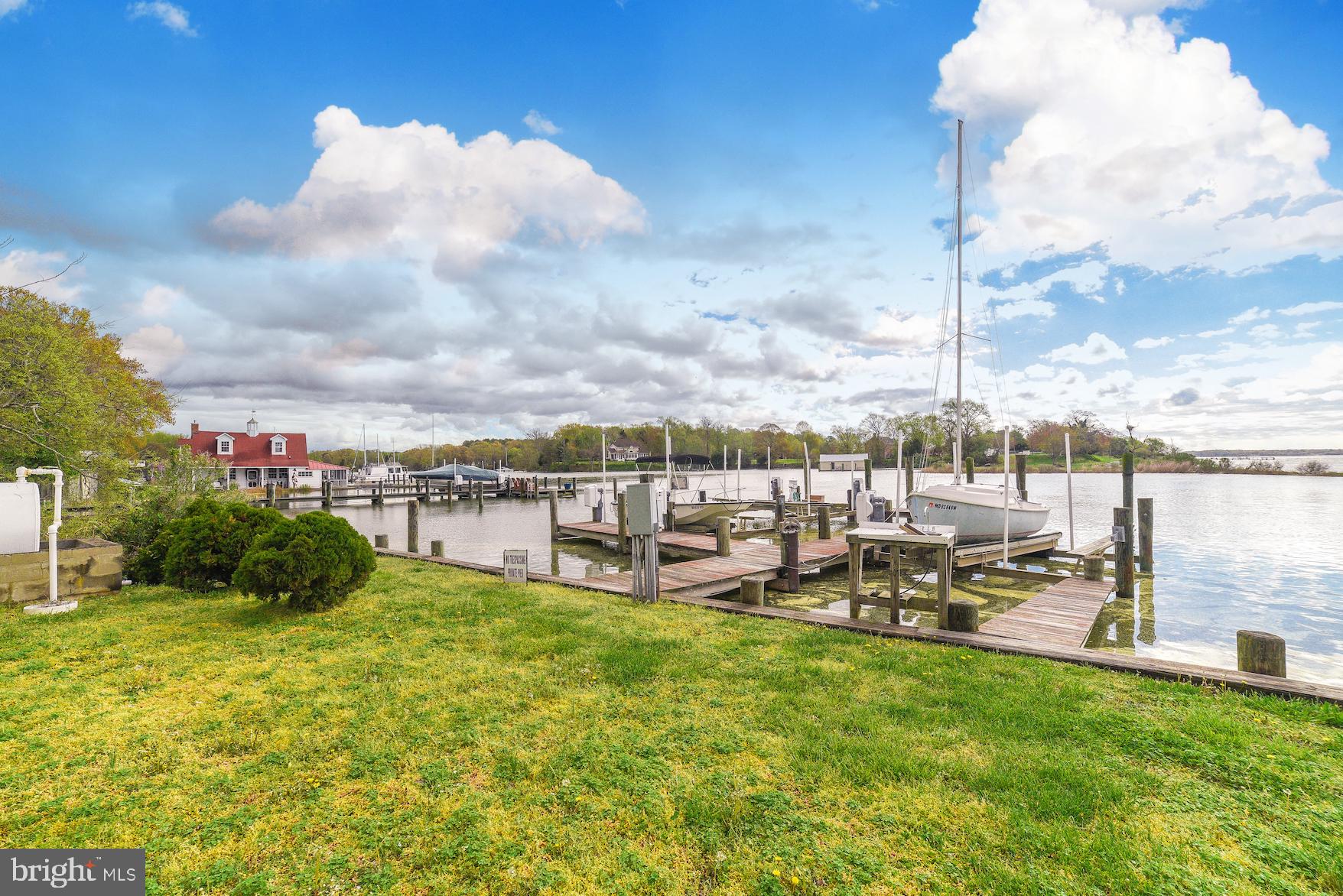 HARBOR VIEW VILLAS - Residential