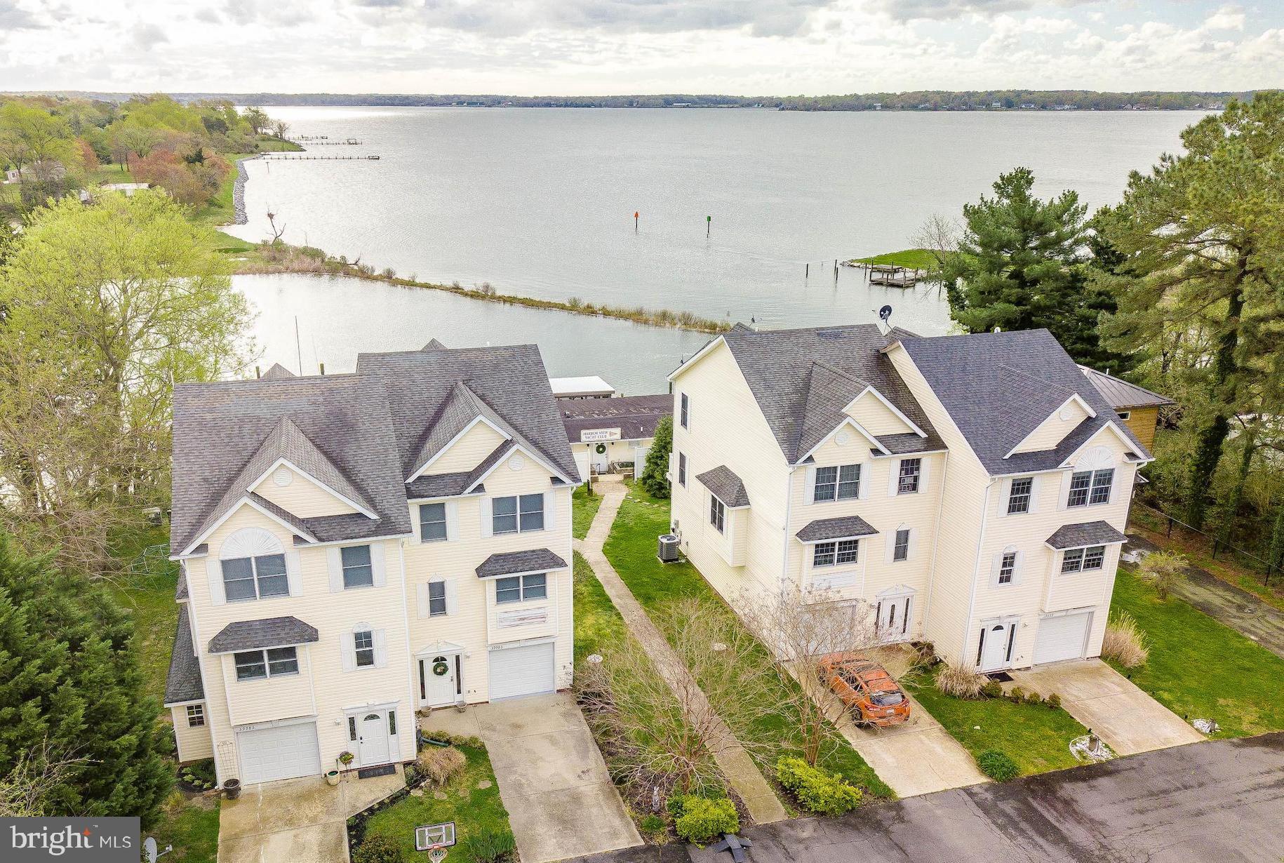 HARBOR VIEW VILLAS - Residential