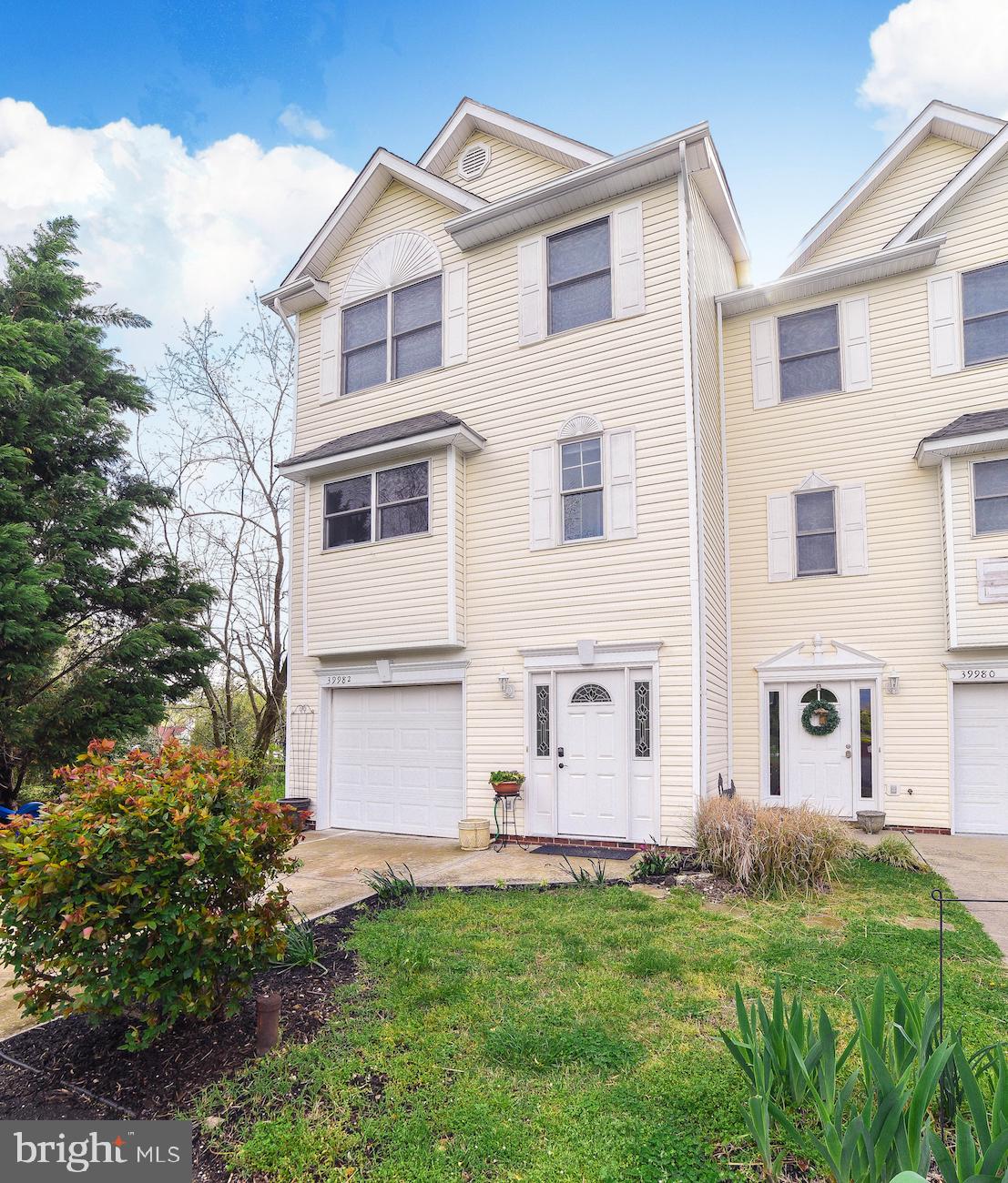 HARBOR VIEW VILLAS - Residential