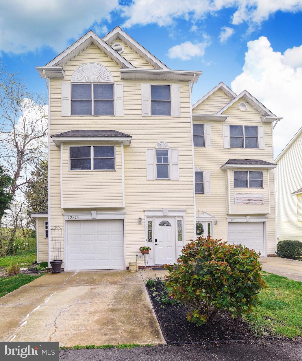 HARBOR VIEW VILLAS - Residential