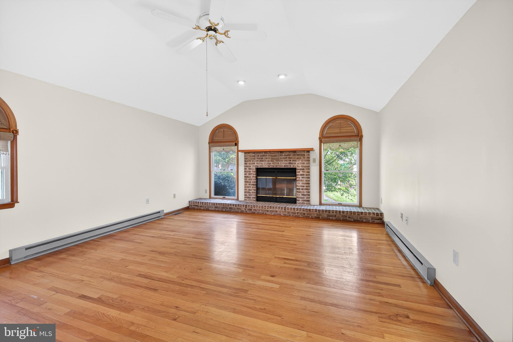BRANTWOOD - Residential