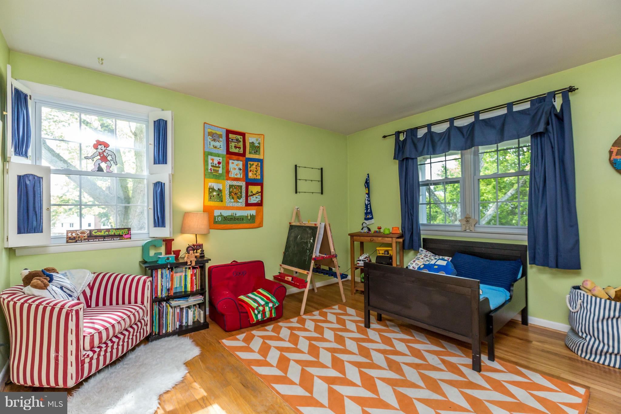 VILLAGE GREEN - Residential