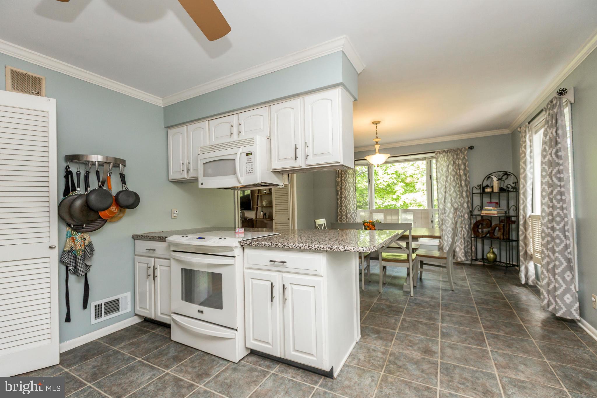 VILLAGE GREEN - Residential