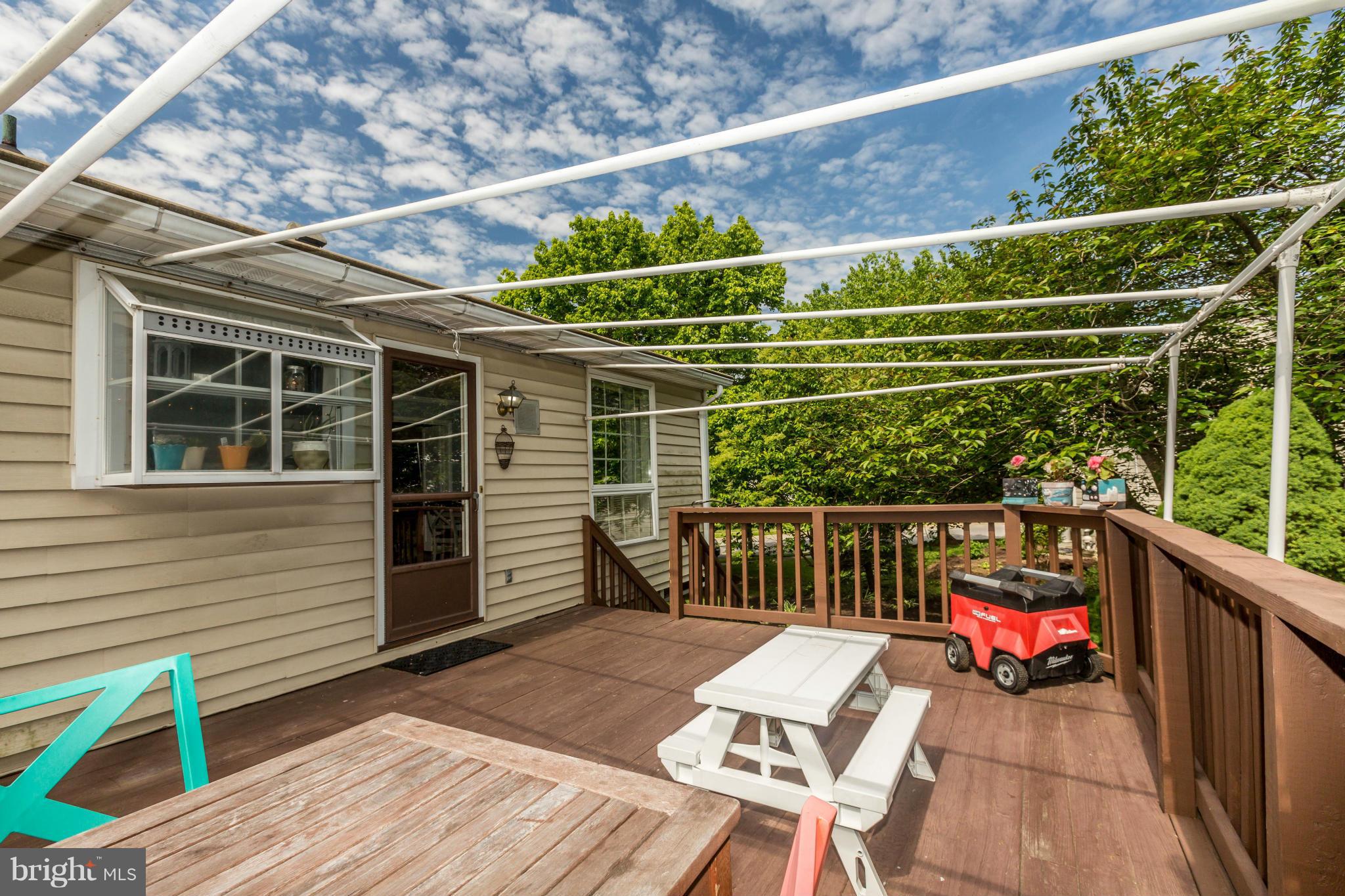 VILLAGE GREEN - Residential