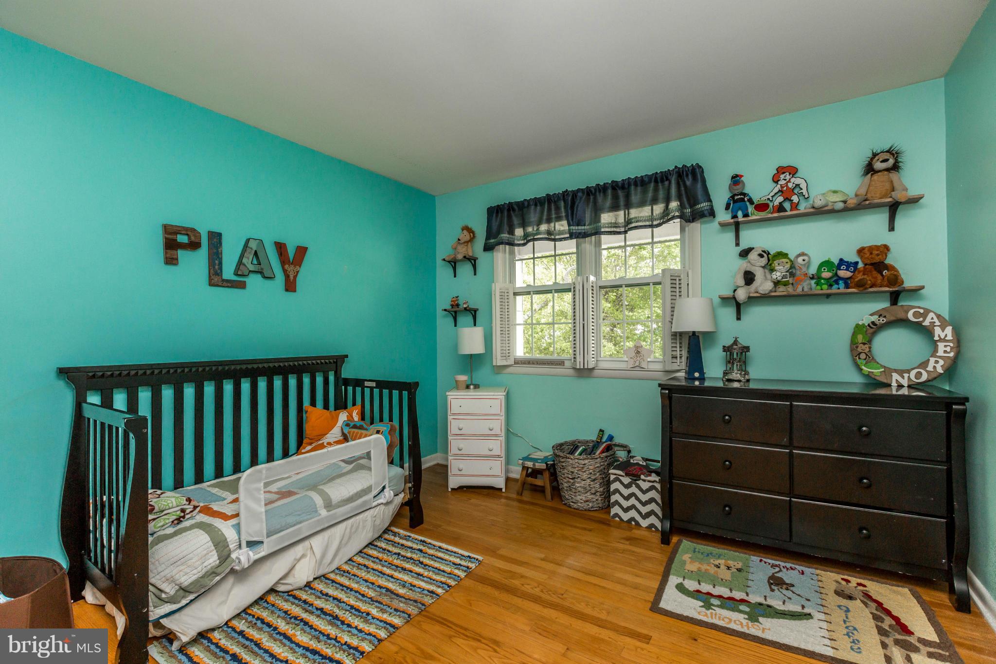 VILLAGE GREEN - Residential