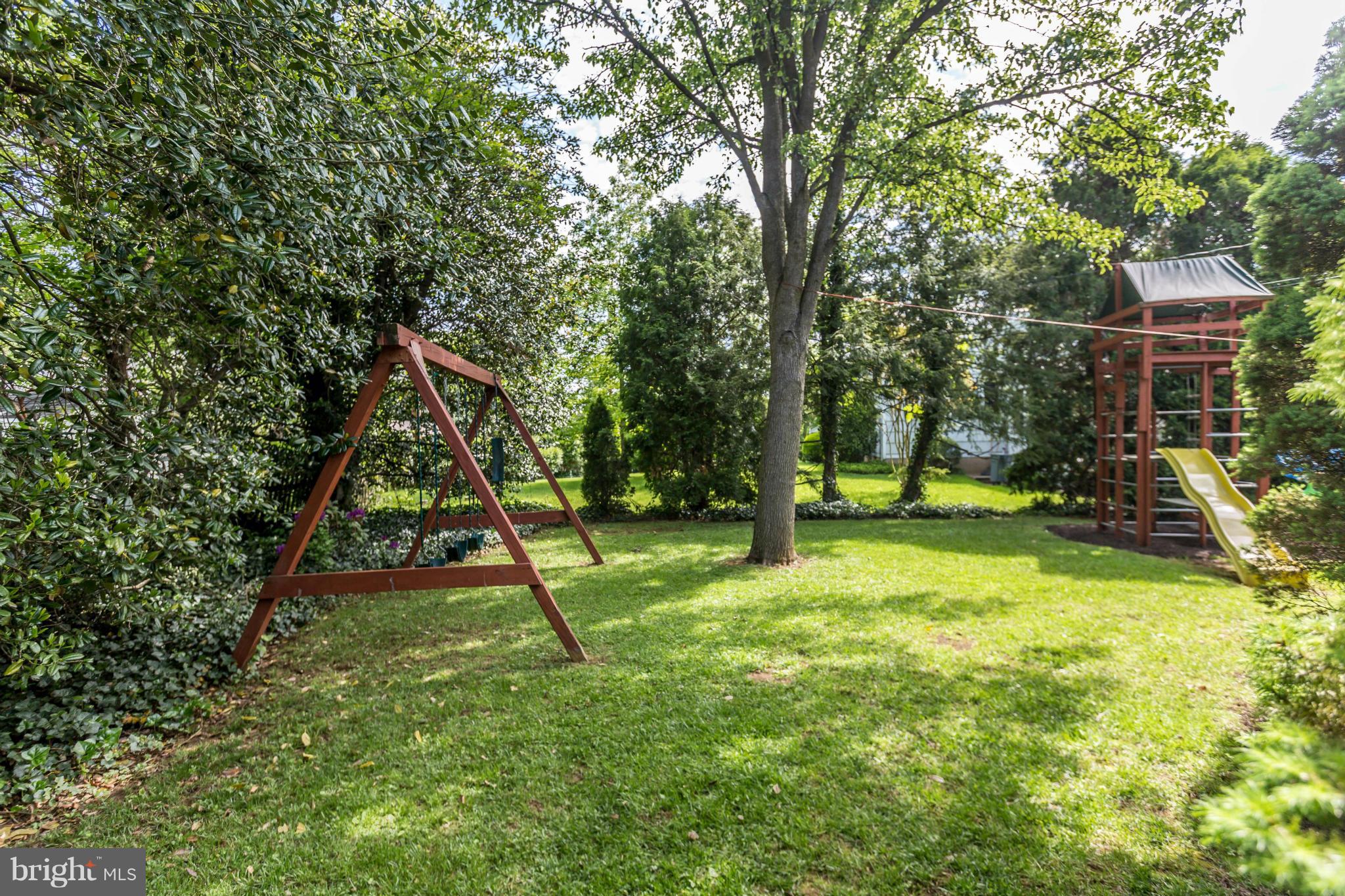 VILLAGE GREEN - Residential