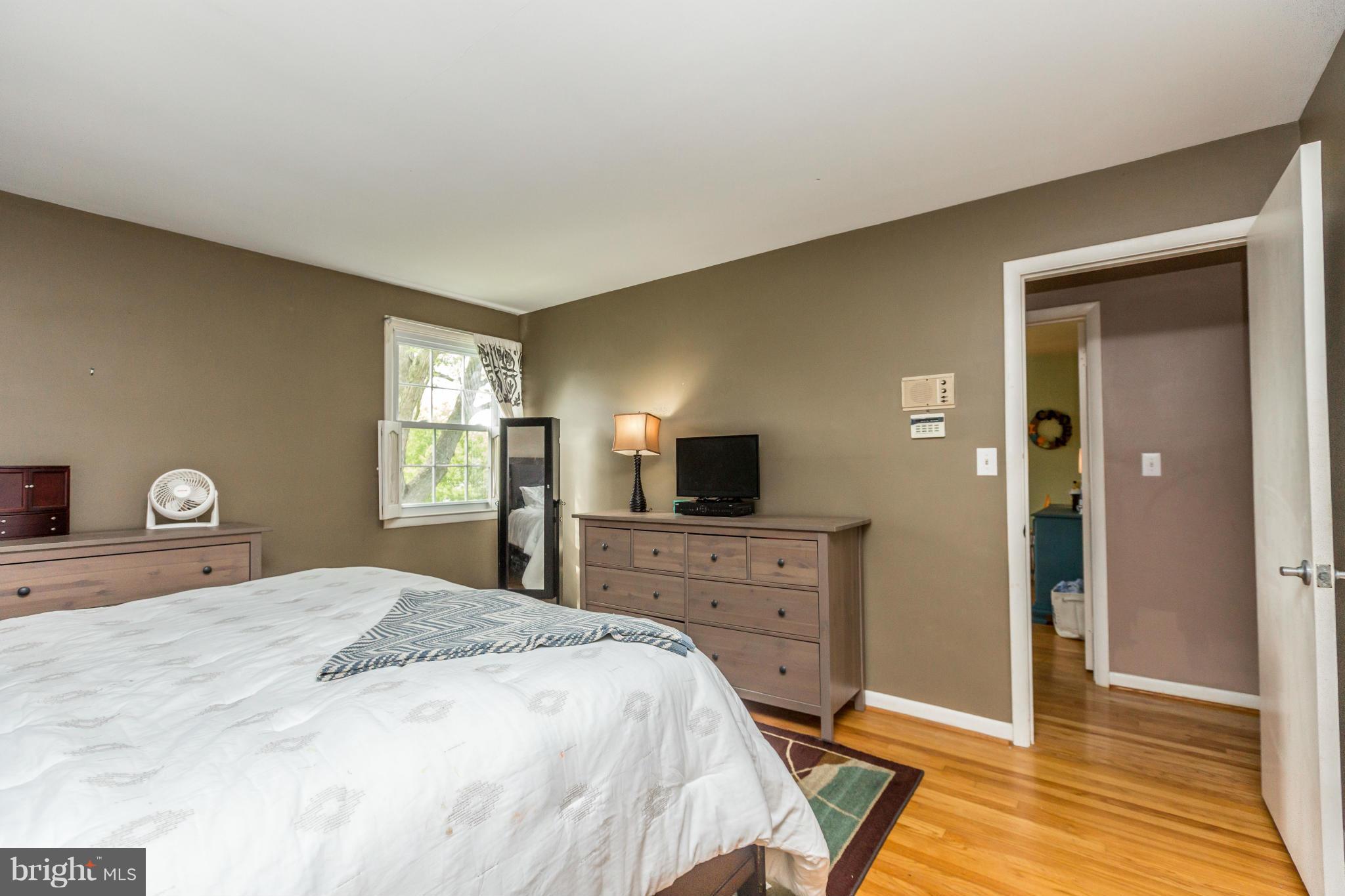 VILLAGE GREEN - Residential