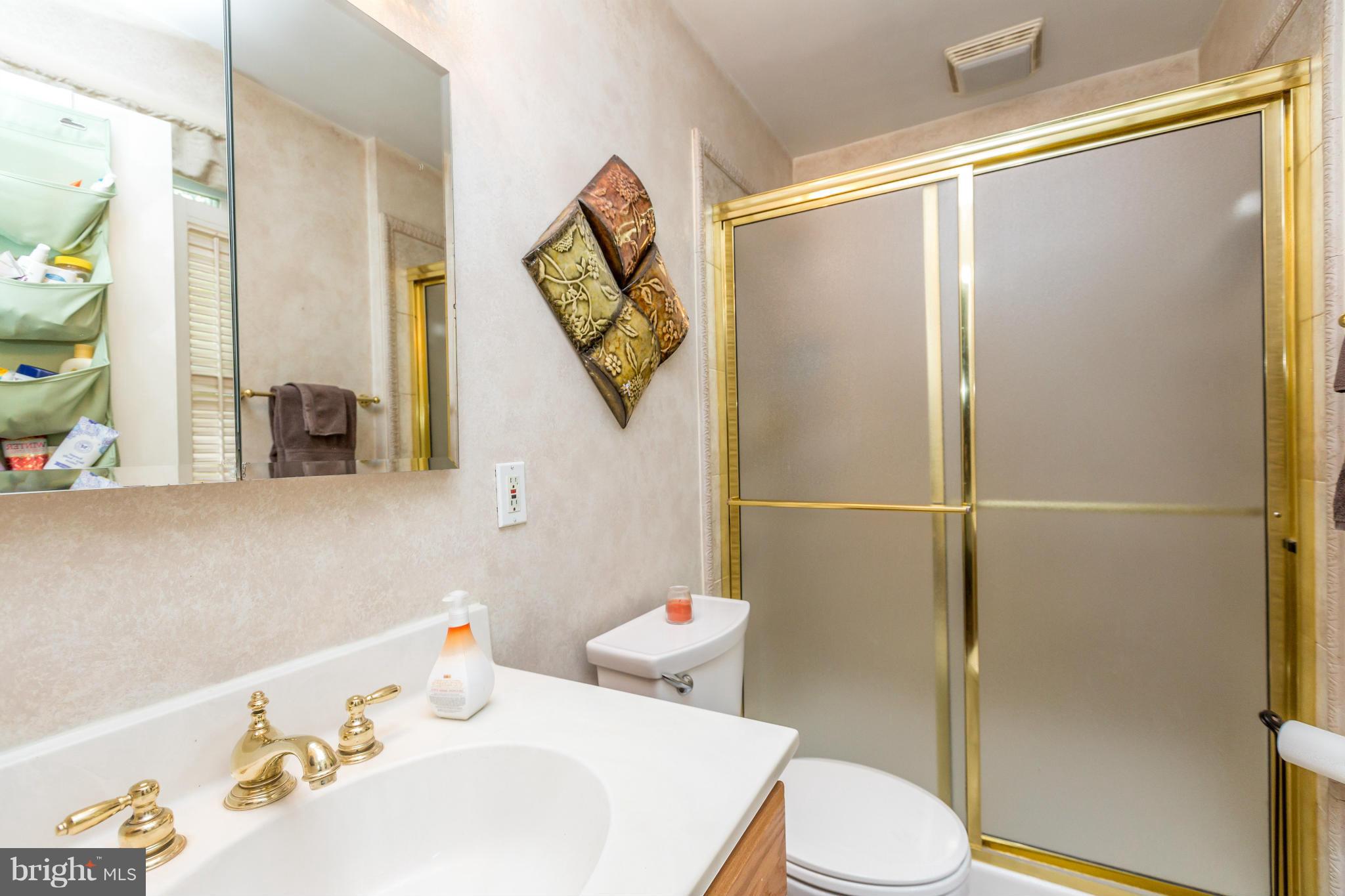 VILLAGE GREEN - Residential