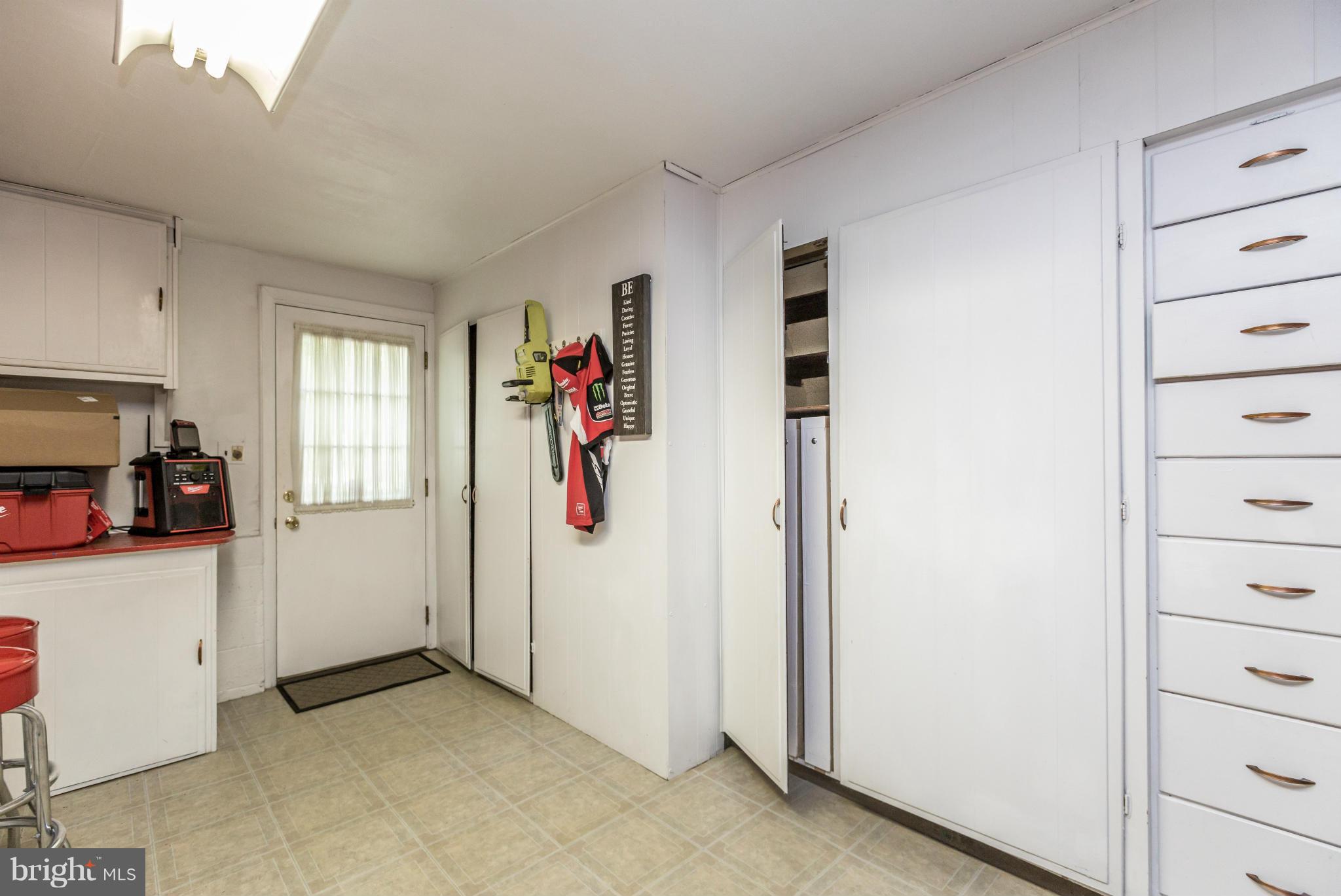 VILLAGE GREEN - Residential