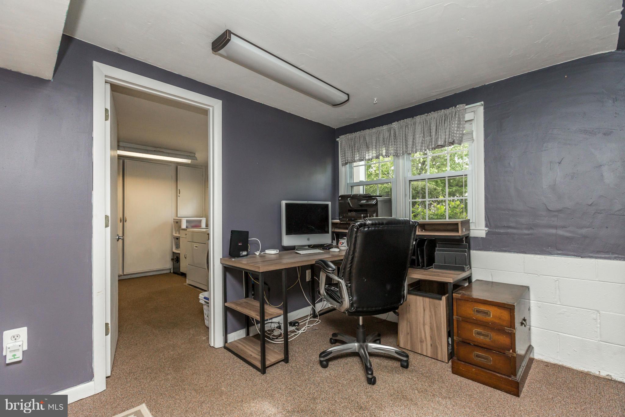 VILLAGE GREEN - Residential