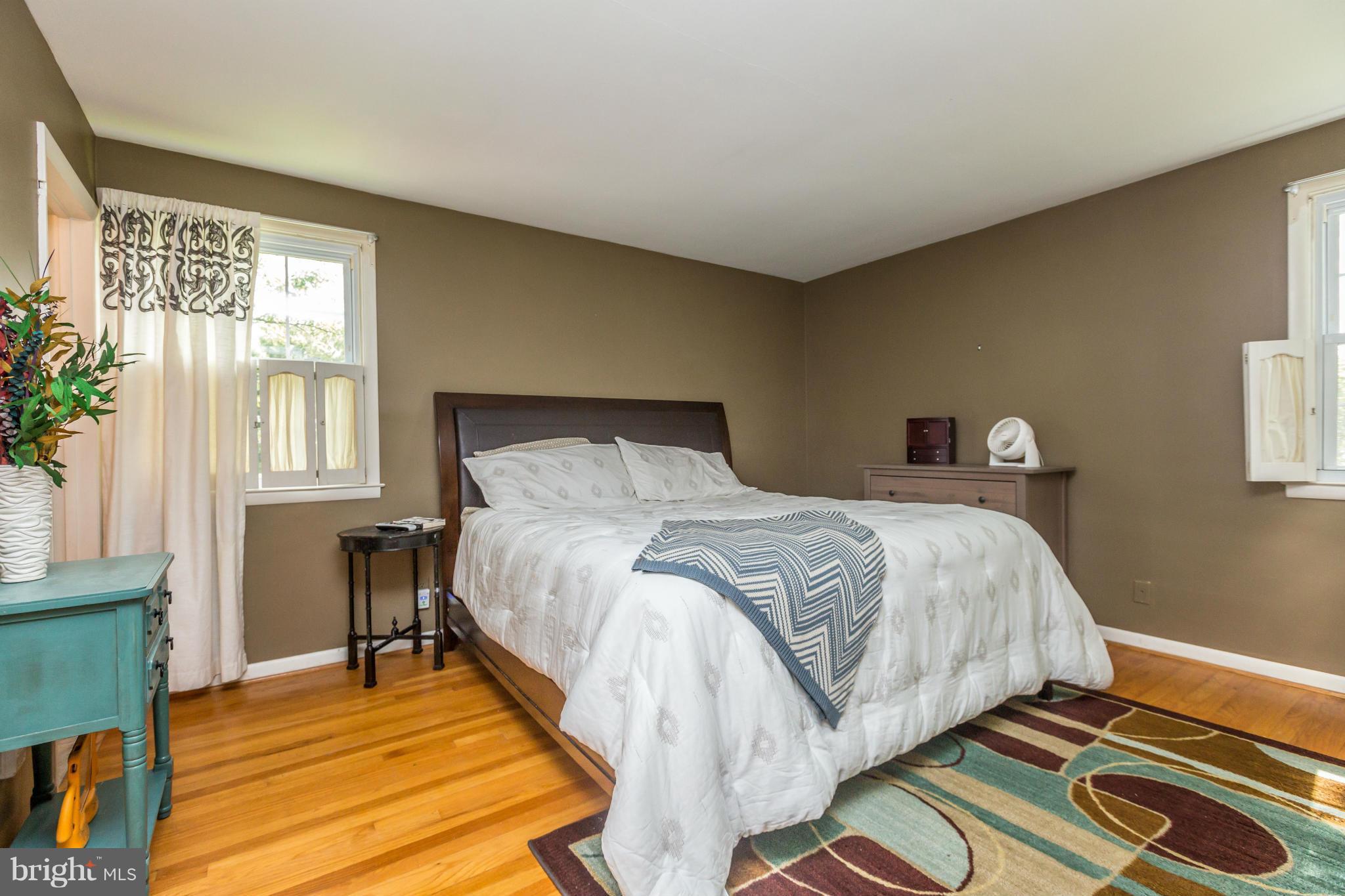 VILLAGE GREEN - Residential