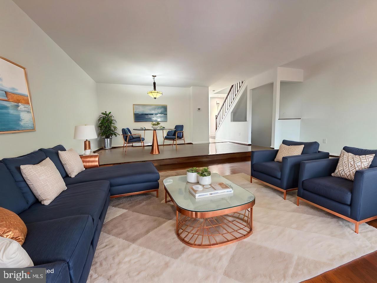 6122 LITTLE FOXES RUN