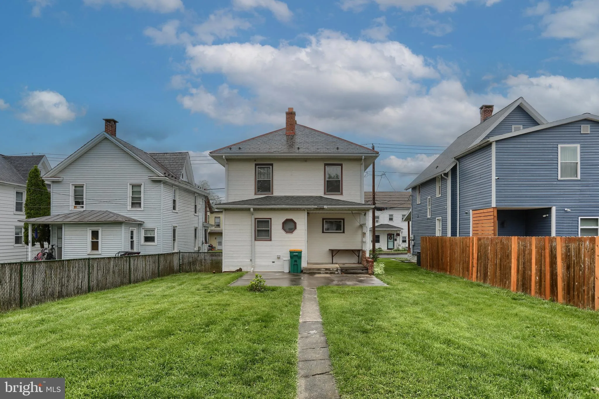 Hershey, Pennsylvania 17033, United States, 3 Bedrooms Bedrooms, ,2 BathroomsBathrooms,Residential,Pending,135947