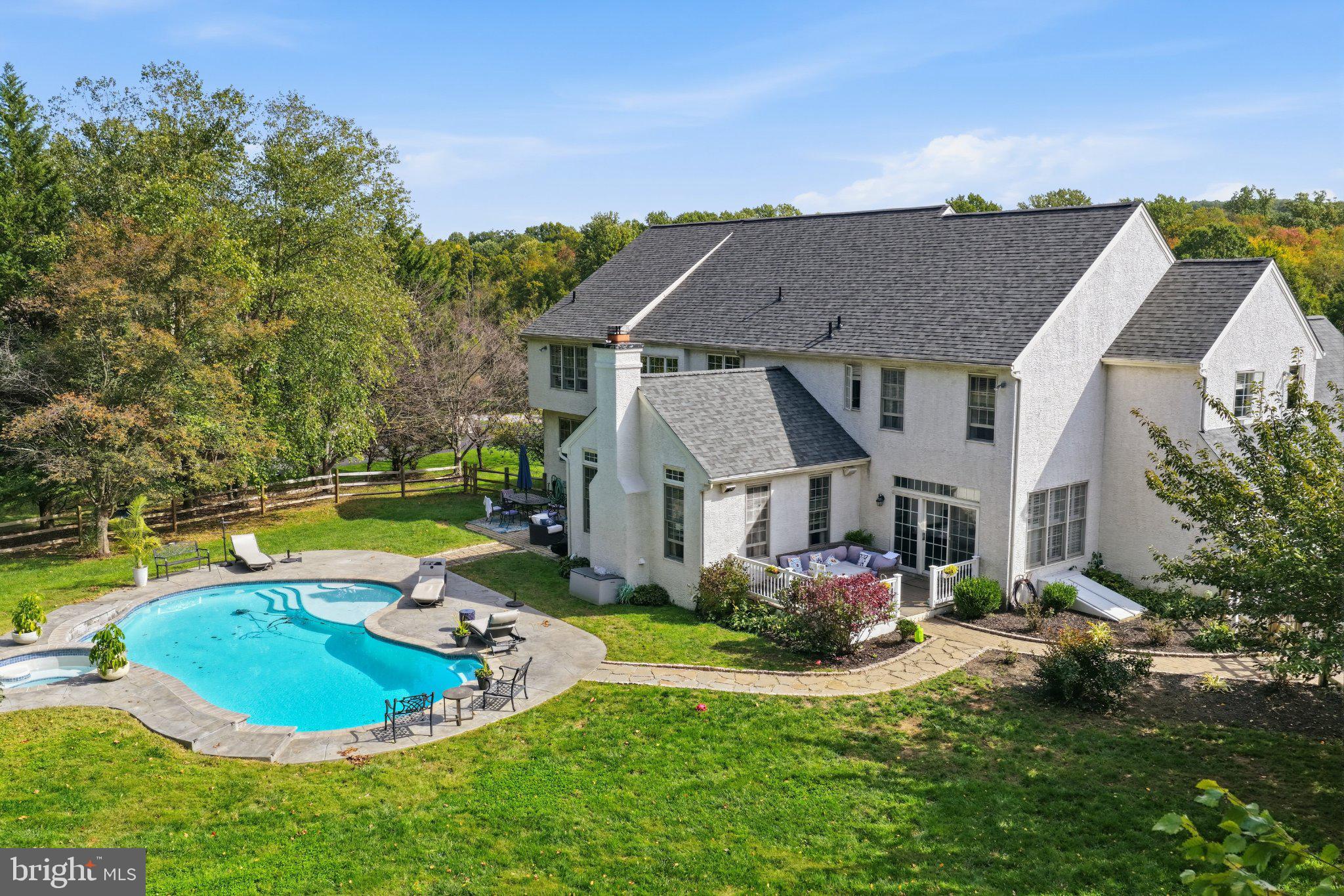 1704 CHANTILLY LANE