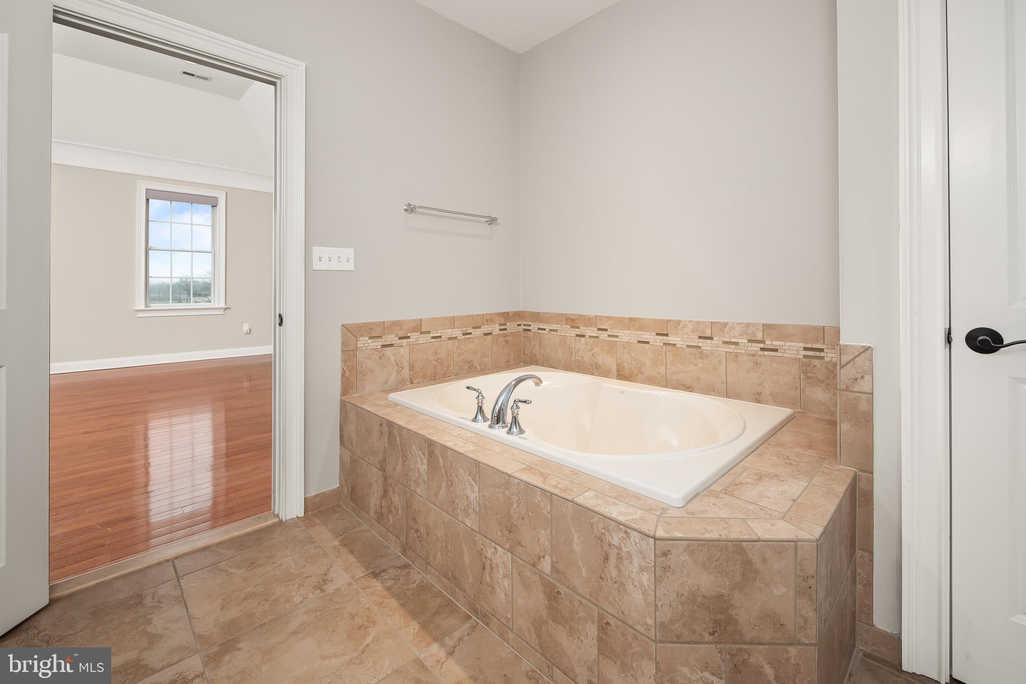 THE VILLAS @ SV - Residential