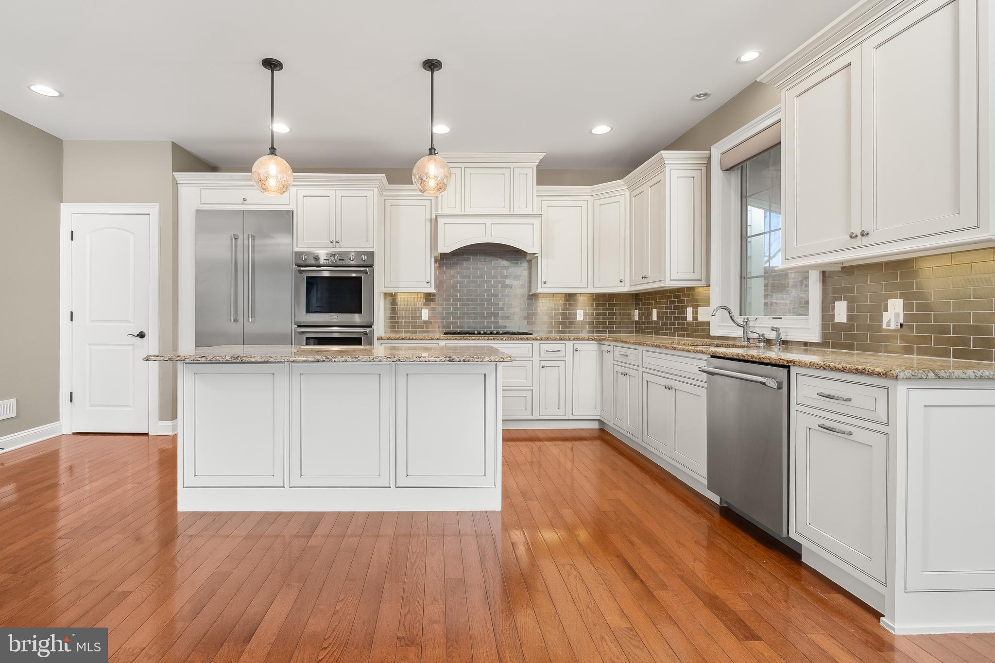 THE VILLAS @ SV - Residential