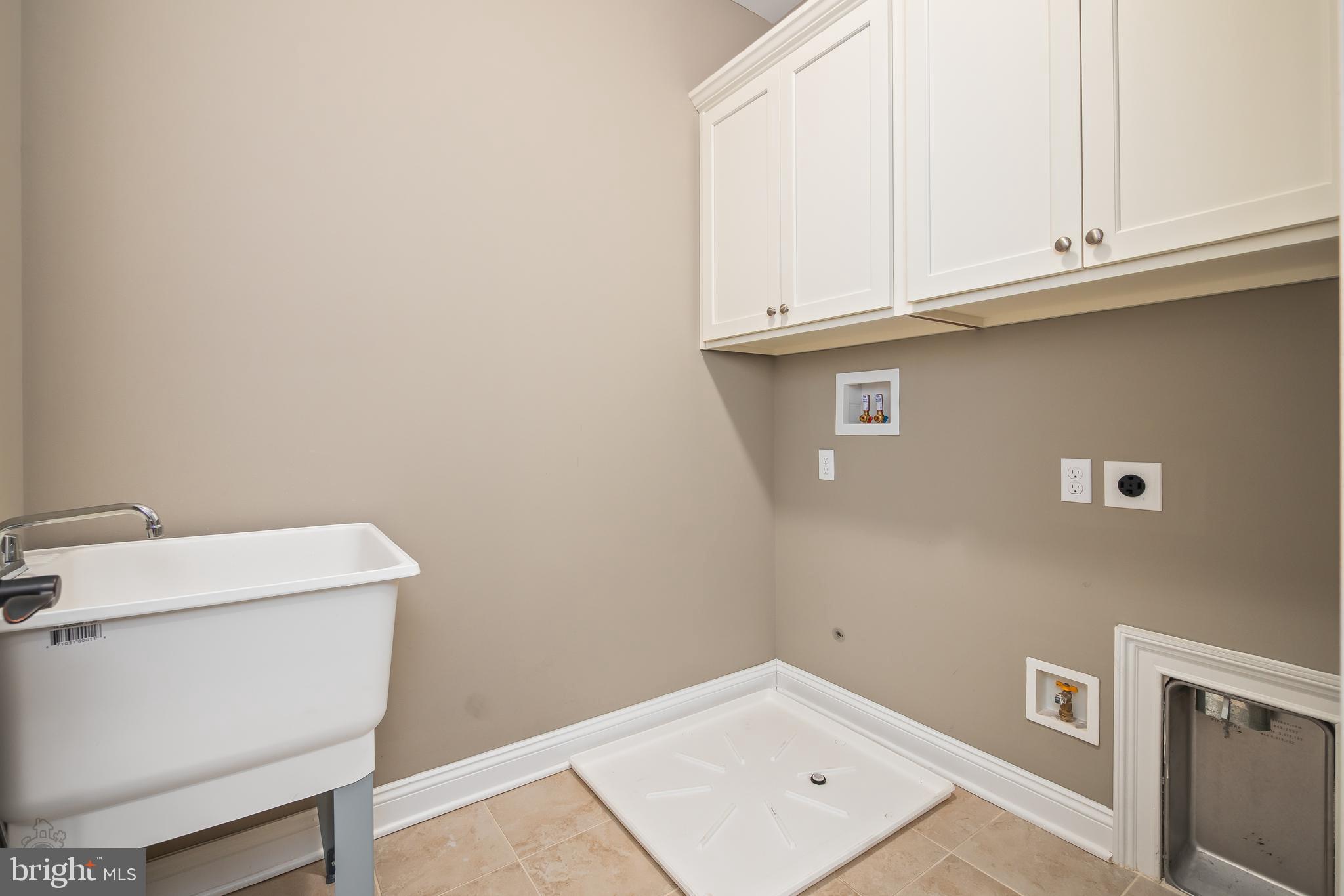 THE VILLAS @ SV - Residential