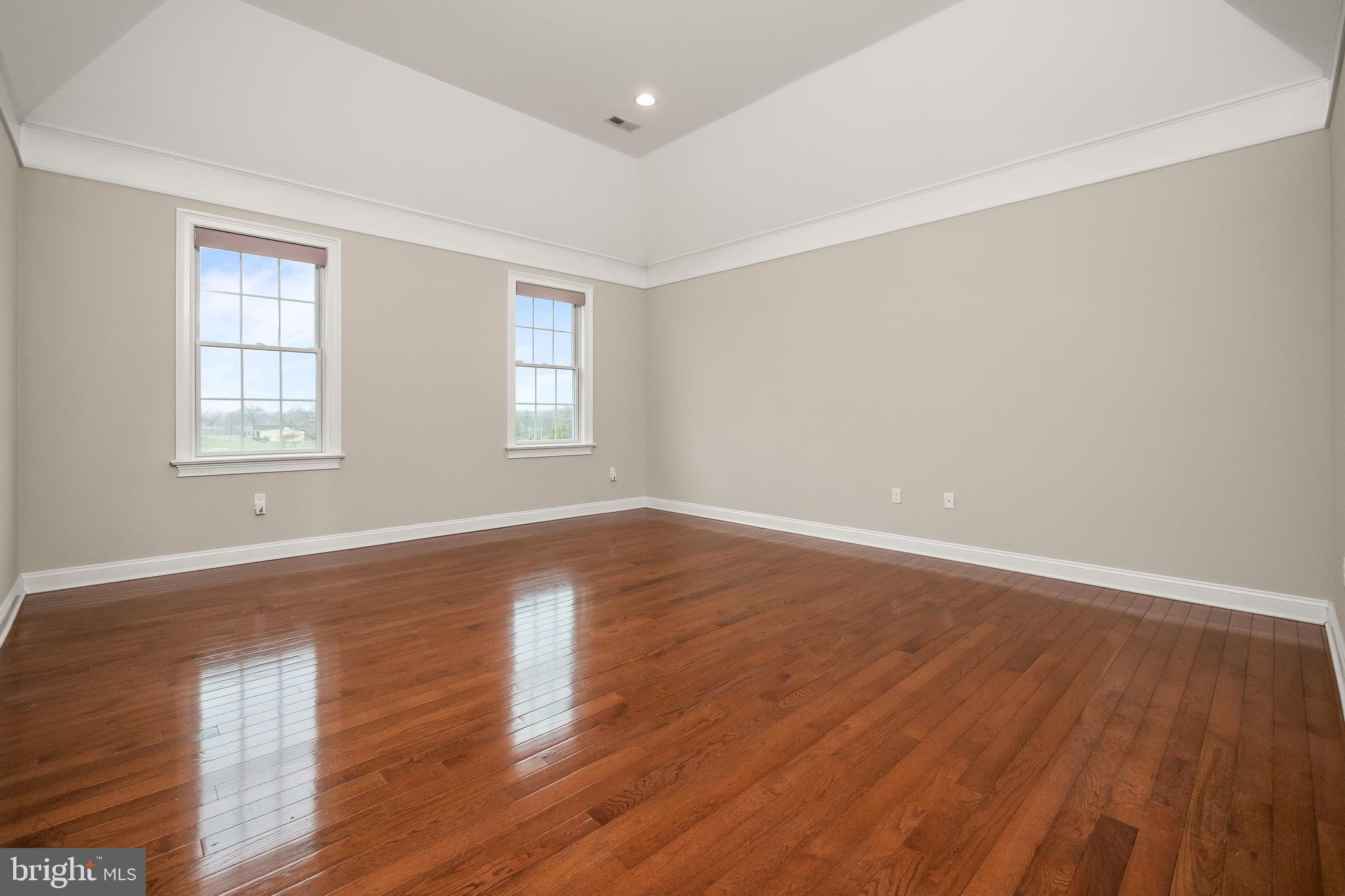 THE VILLAS @ SV - Residential