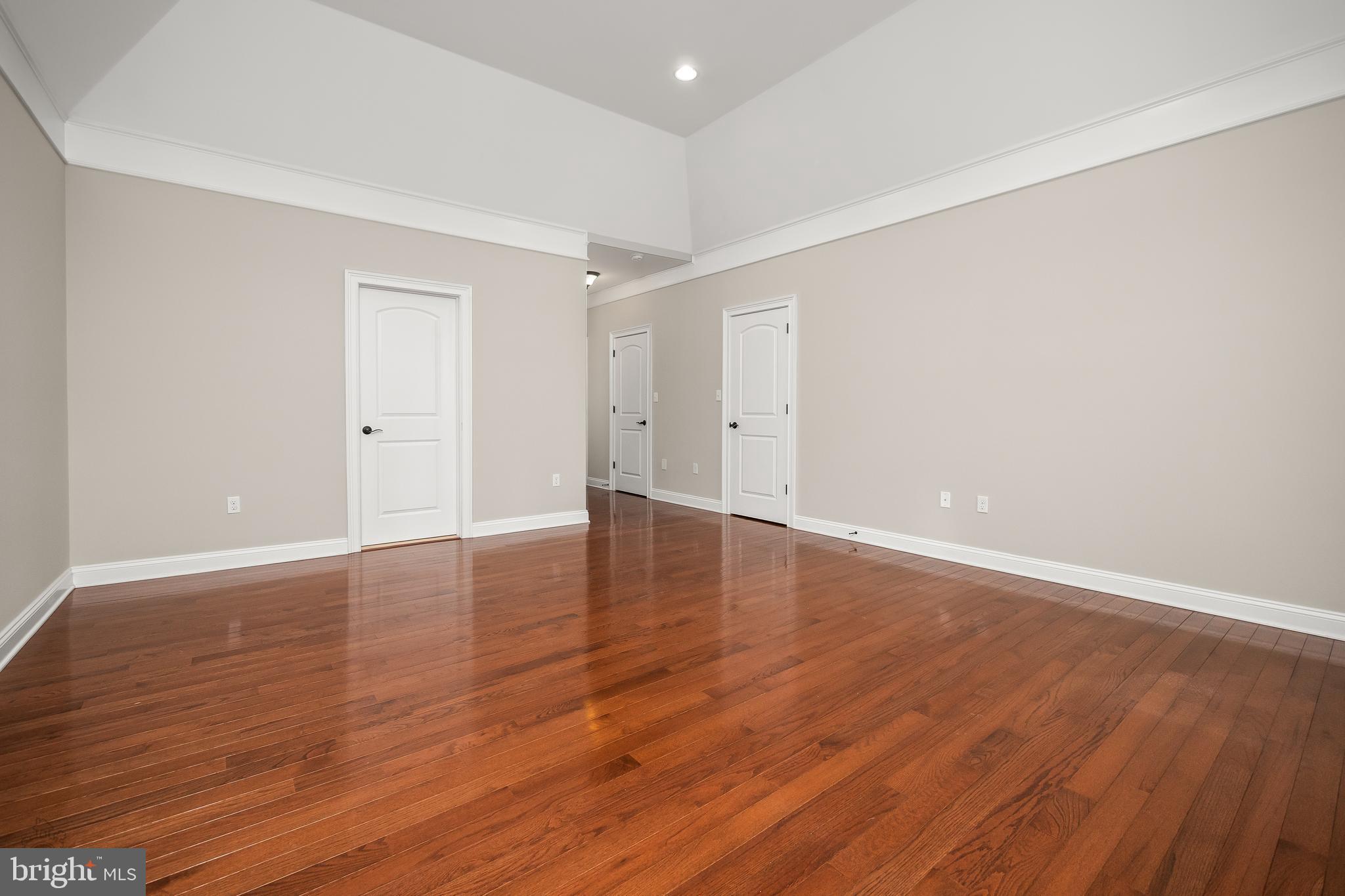 THE VILLAS @ SV - Residential