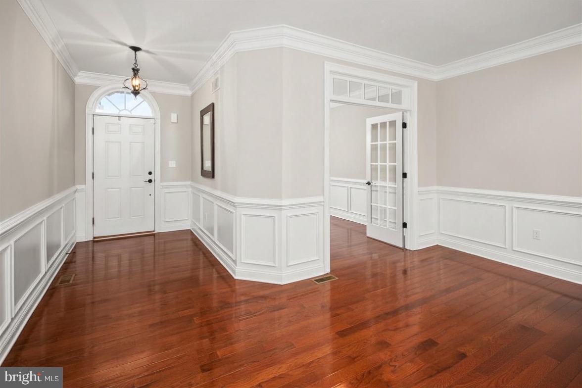 THE VILLAS @ SV - Residential