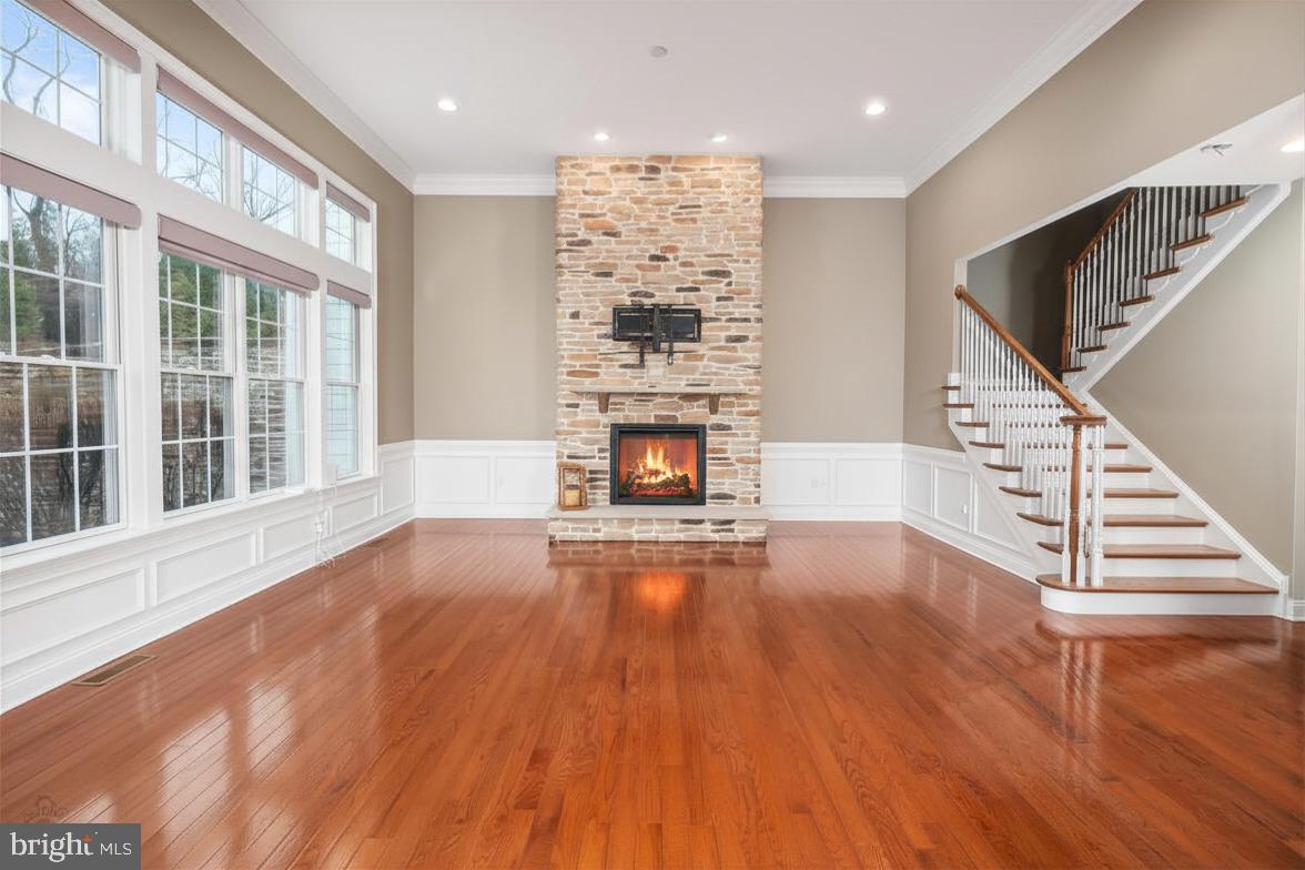 THE VILLAS @ SV - Residential