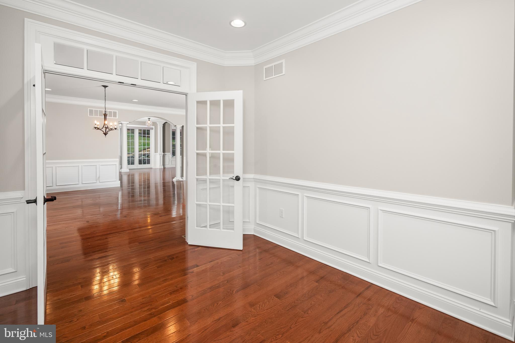 THE VILLAS @ SV - Residential