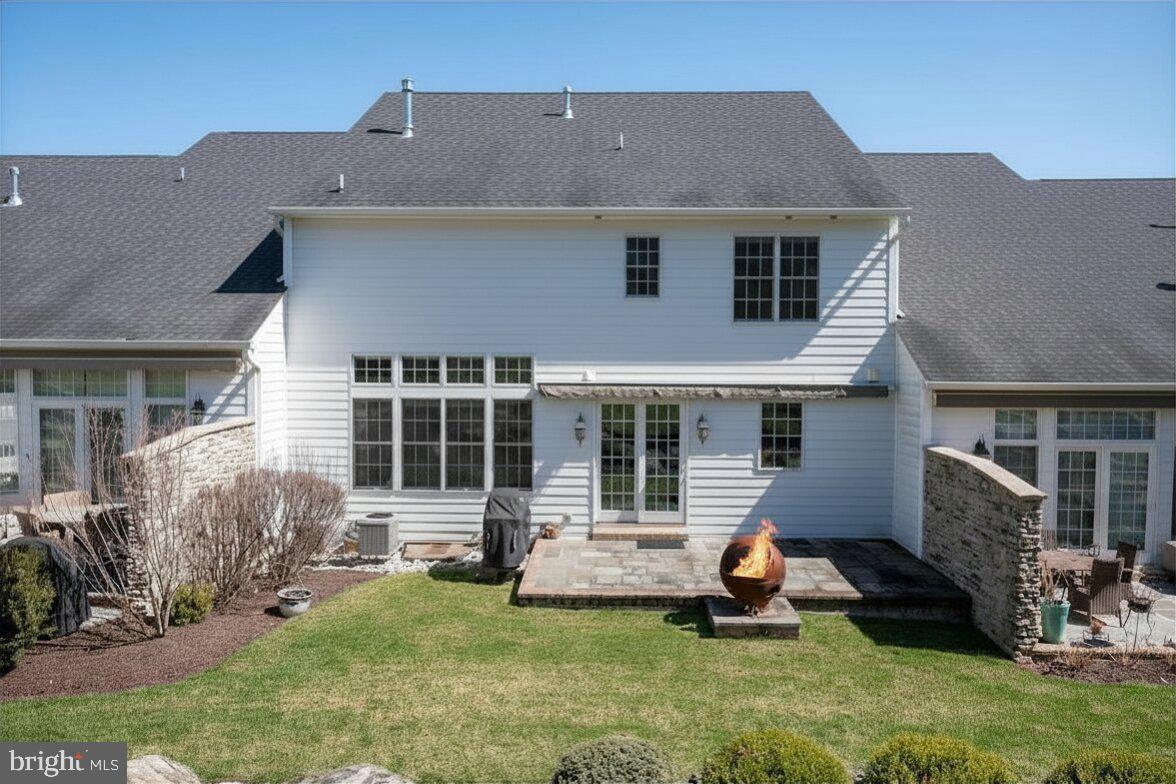 THE VILLAS @ SV - Residential