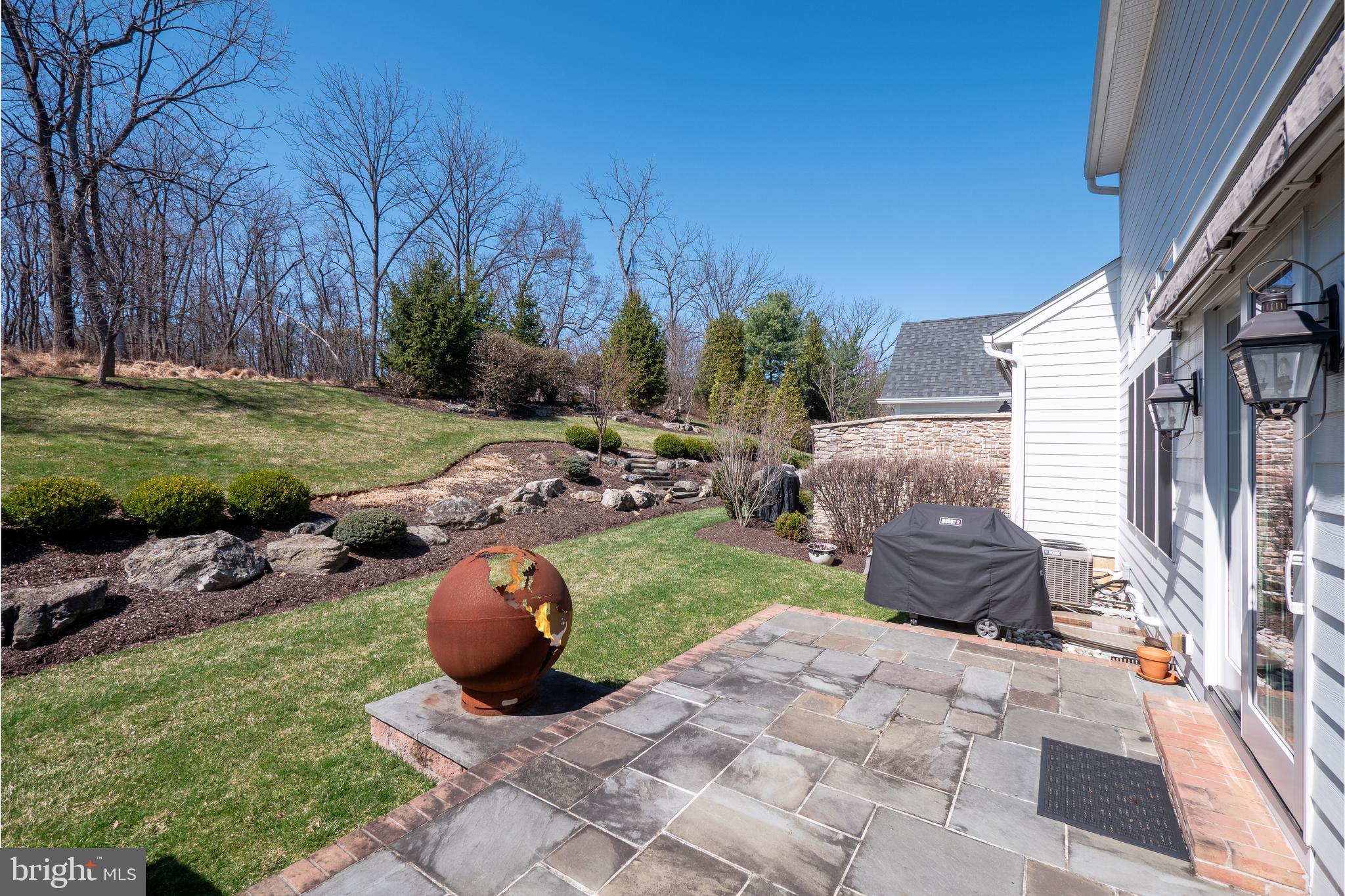 THE VILLAS @ SV - Residential