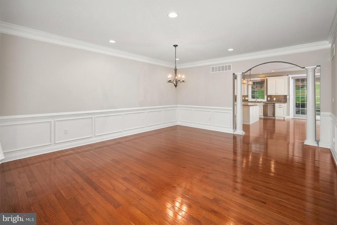 THE VILLAS @ SV - Residential