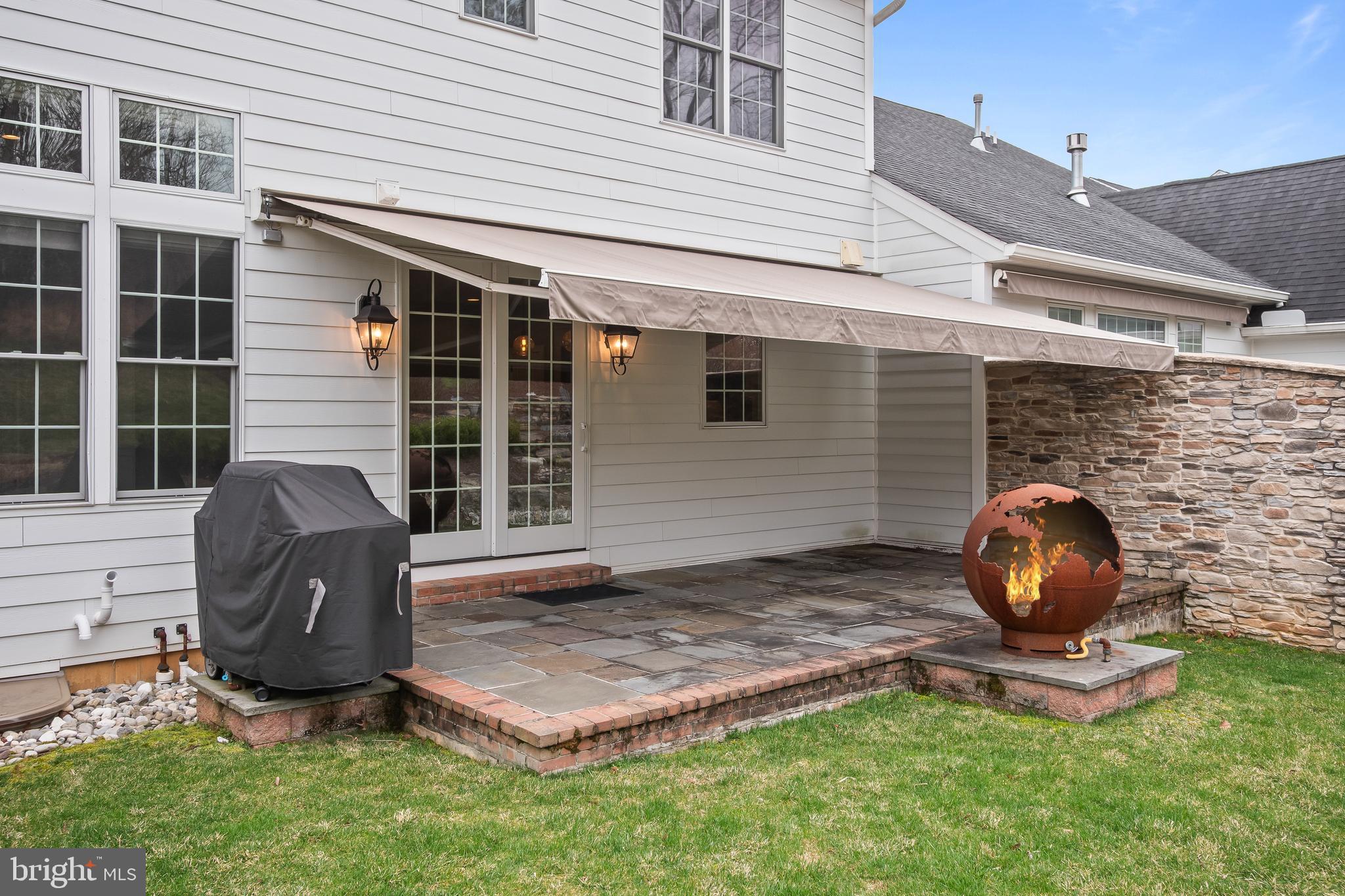 THE VILLAS @ SV - Residential