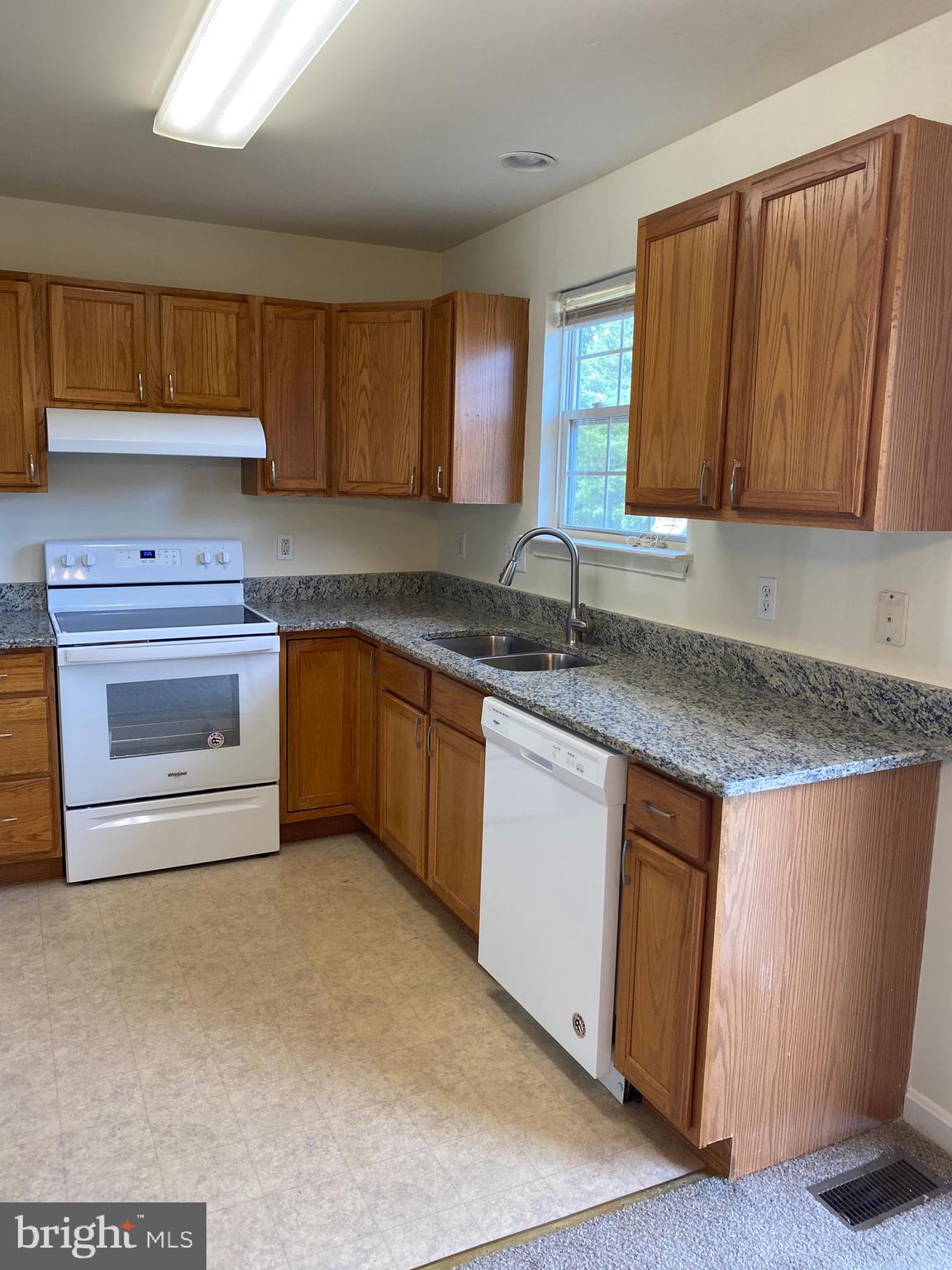 SEVEN OAKS - Residential