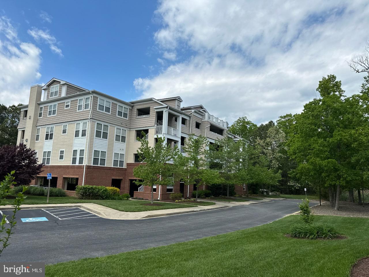 OYSTER BAY CONDOMINIUMS - Land