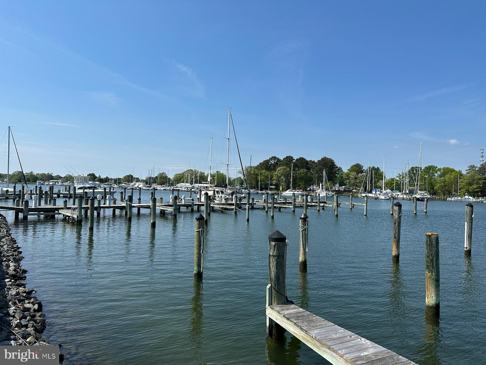 OYSTER BAY CONDOMINIUMS - Land
