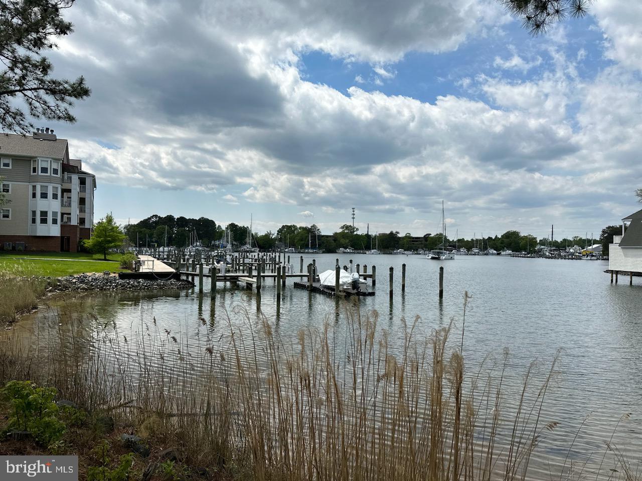 OYSTER BAY CONDOMINIUMS - Land