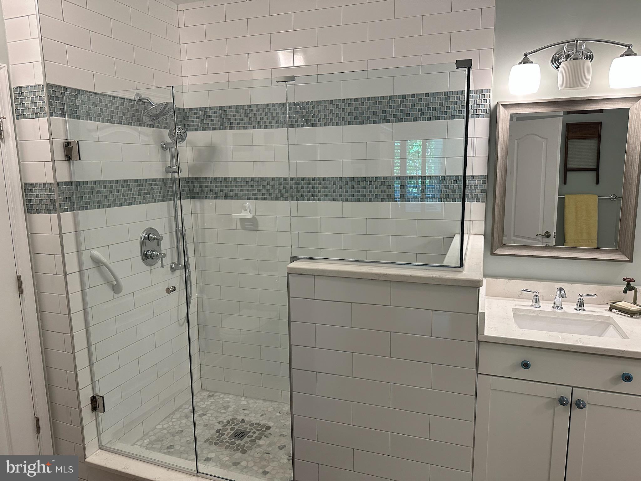 OYSTER BAY CONDOMINIUMS - Land