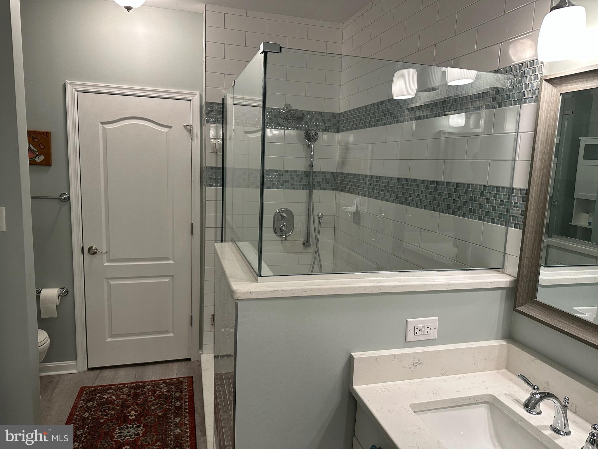 OYSTER BAY CONDOMINIUMS - Land