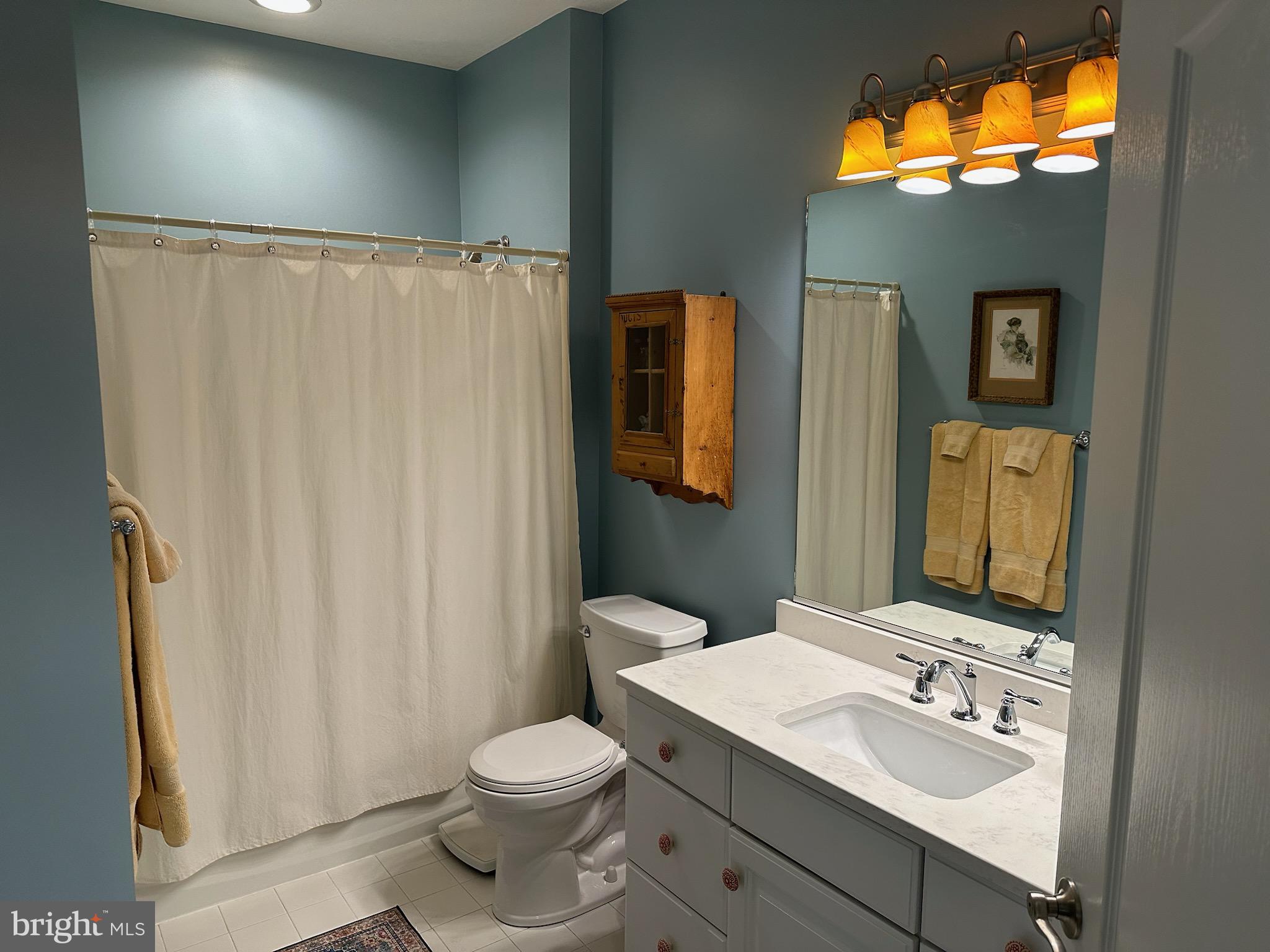 OYSTER BAY CONDOMINIUMS - Land