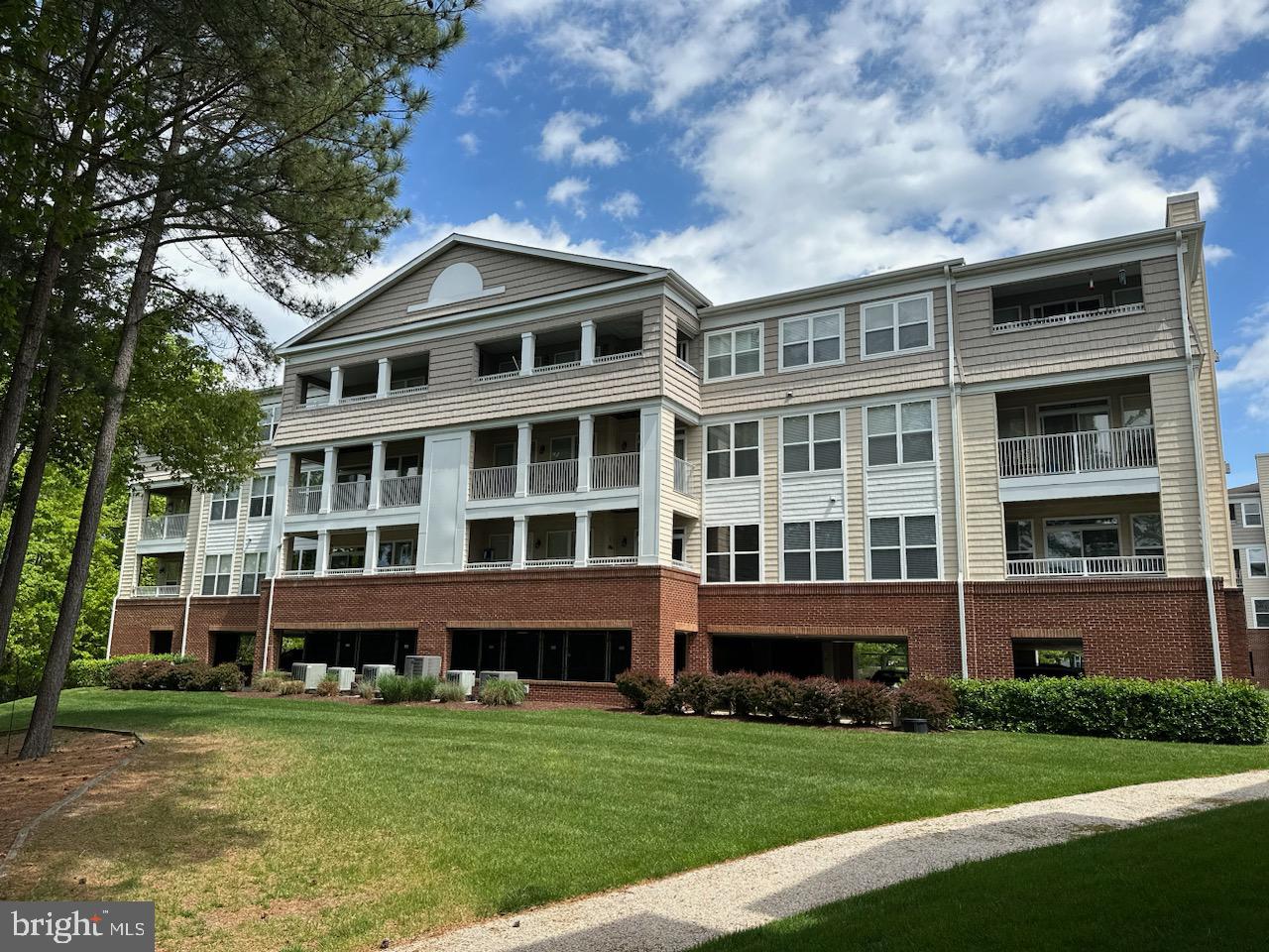 OYSTER BAY CONDOMINIUMS - Land