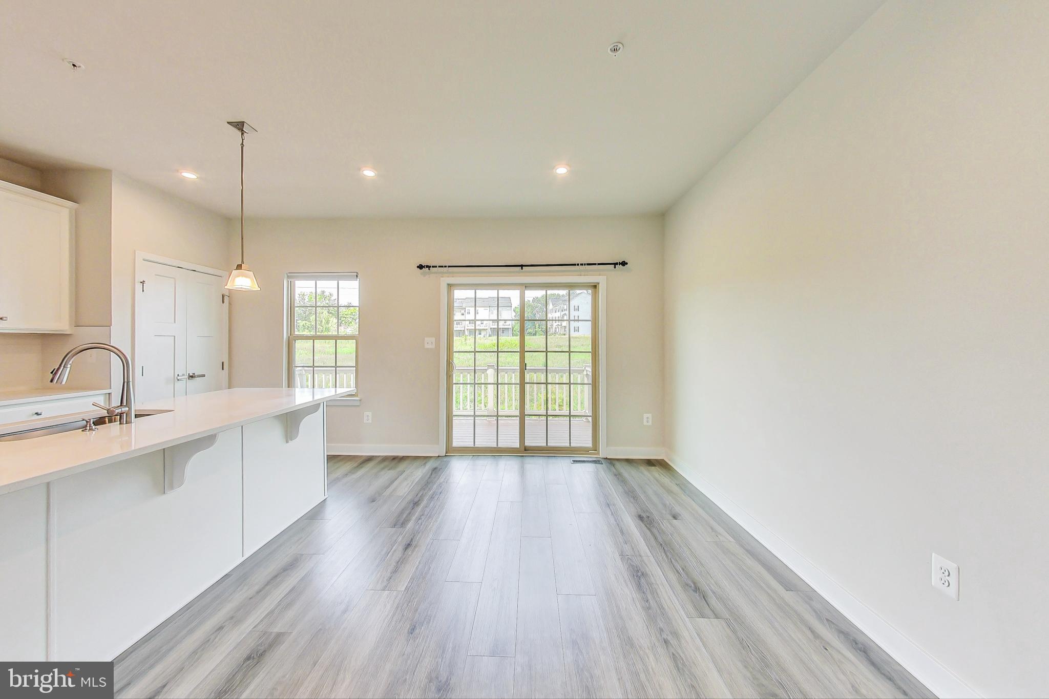 MONTGOMERY VILLAGE - Residential Lease