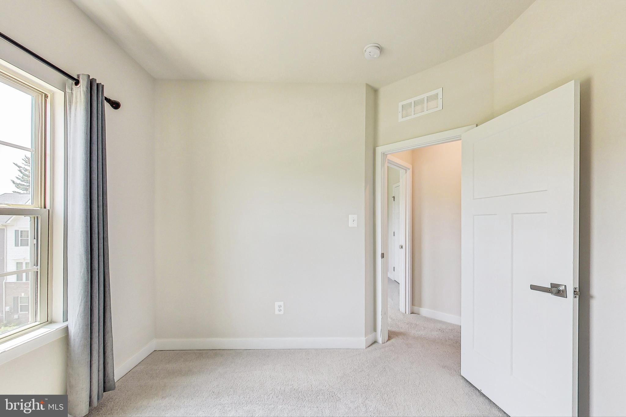 MONTGOMERY VILLAGE - Residential Lease