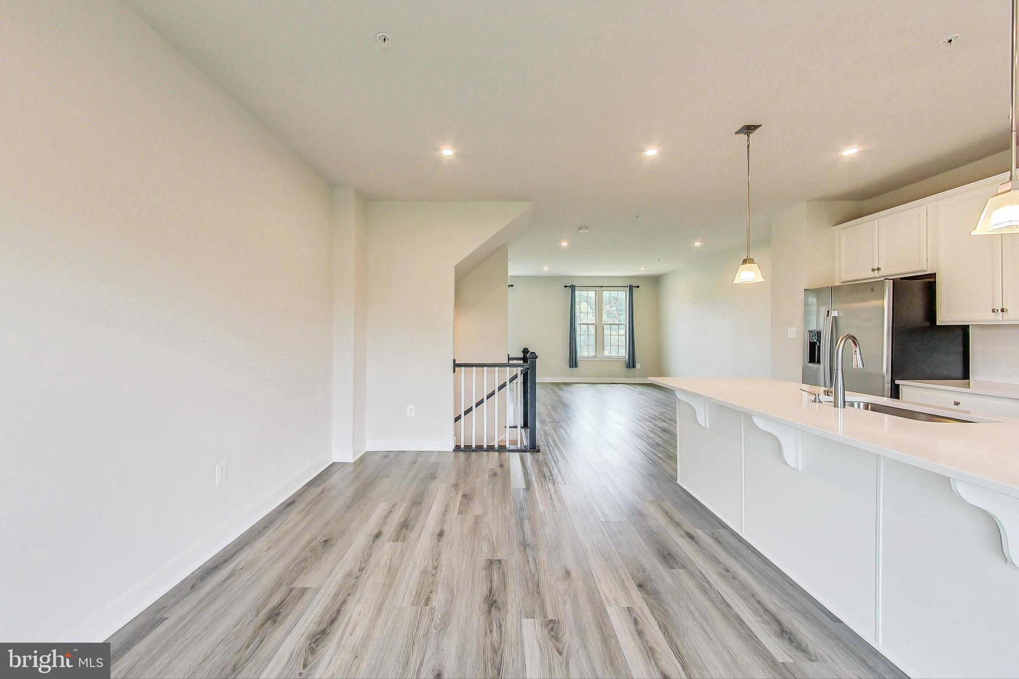 MONTGOMERY VILLAGE - Residential Lease