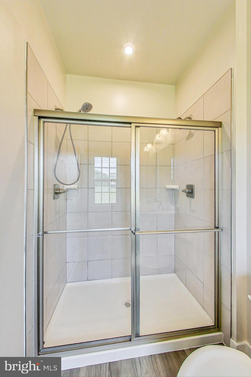 MONTGOMERY VILLAGE - Residential Lease