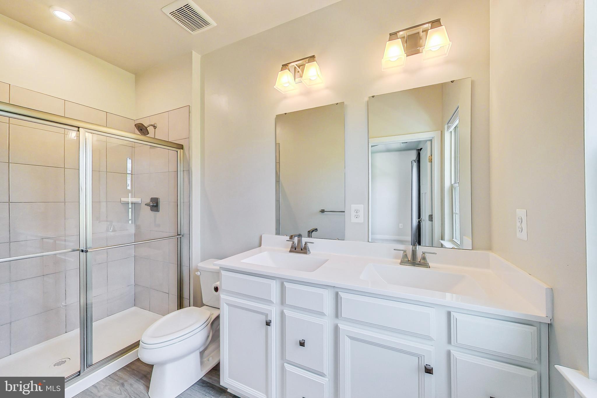 MONTGOMERY VILLAGE - Residential Lease