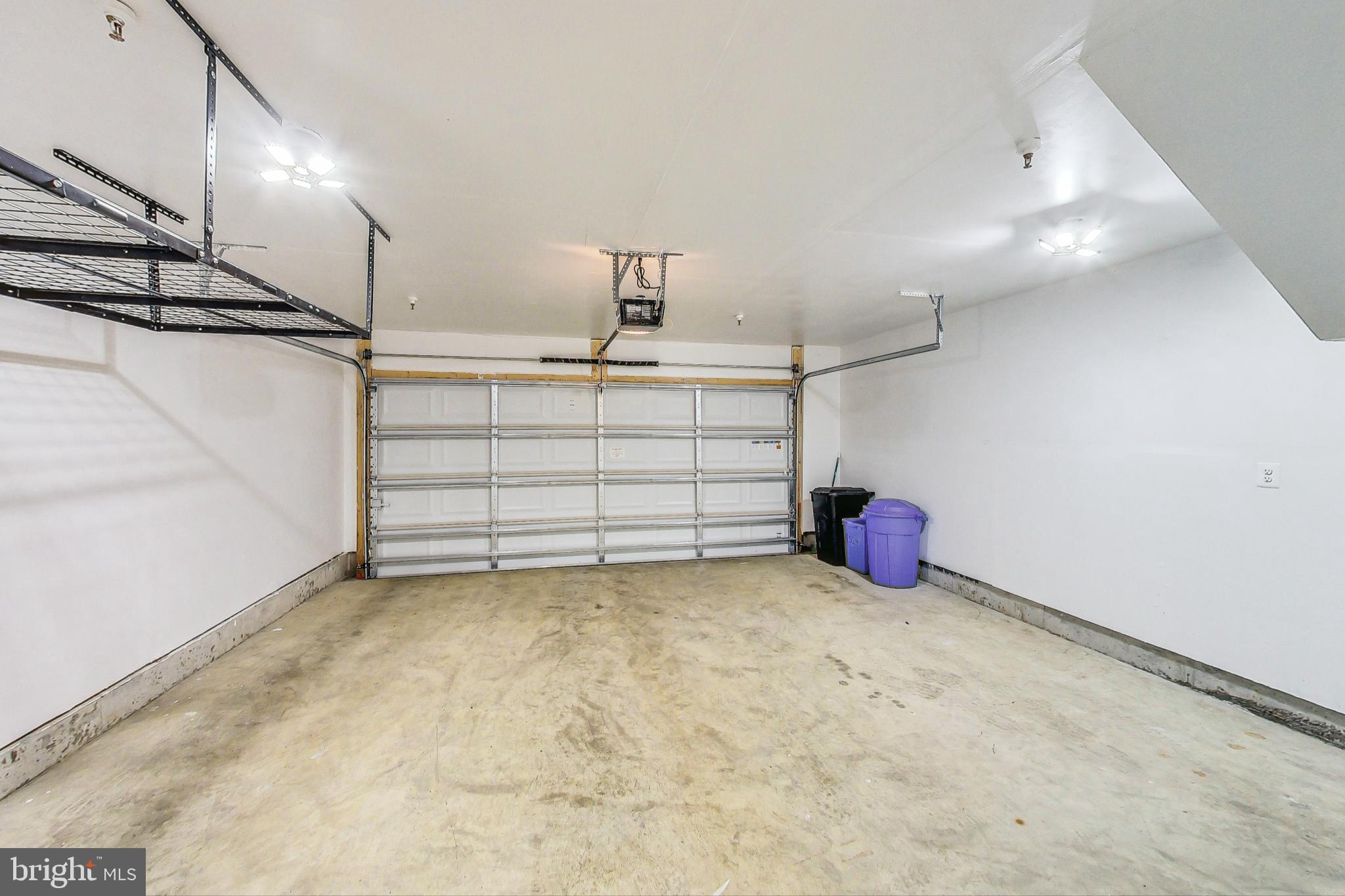 MONTGOMERY VILLAGE - Residential Lease