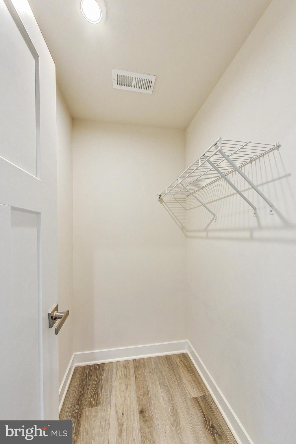 MONTGOMERY VILLAGE - Residential Lease