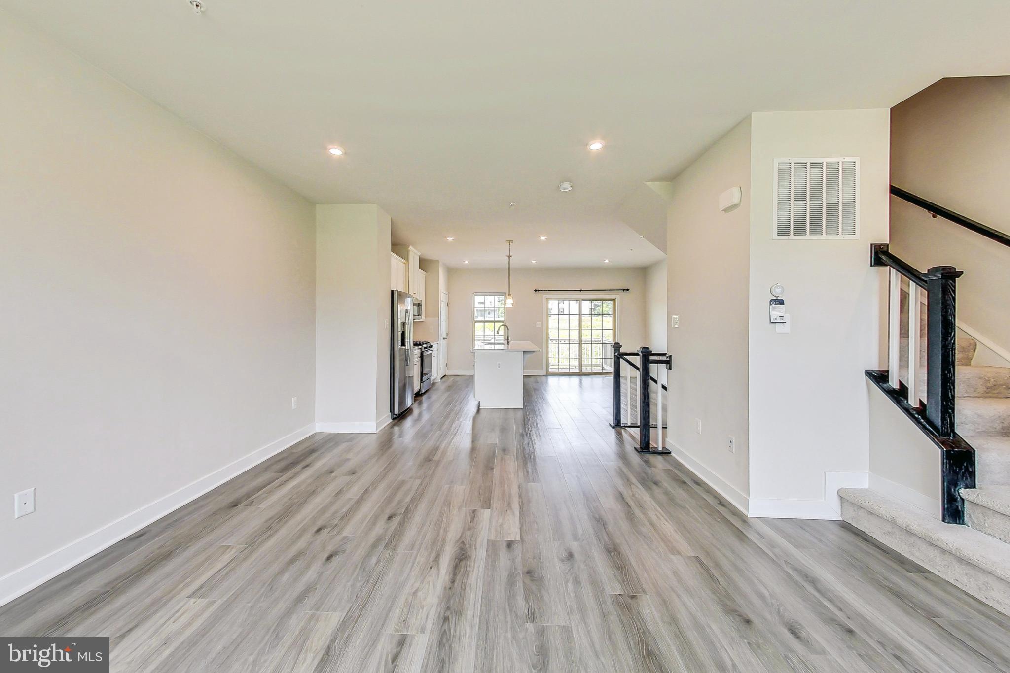 MONTGOMERY VILLAGE - Residential Lease