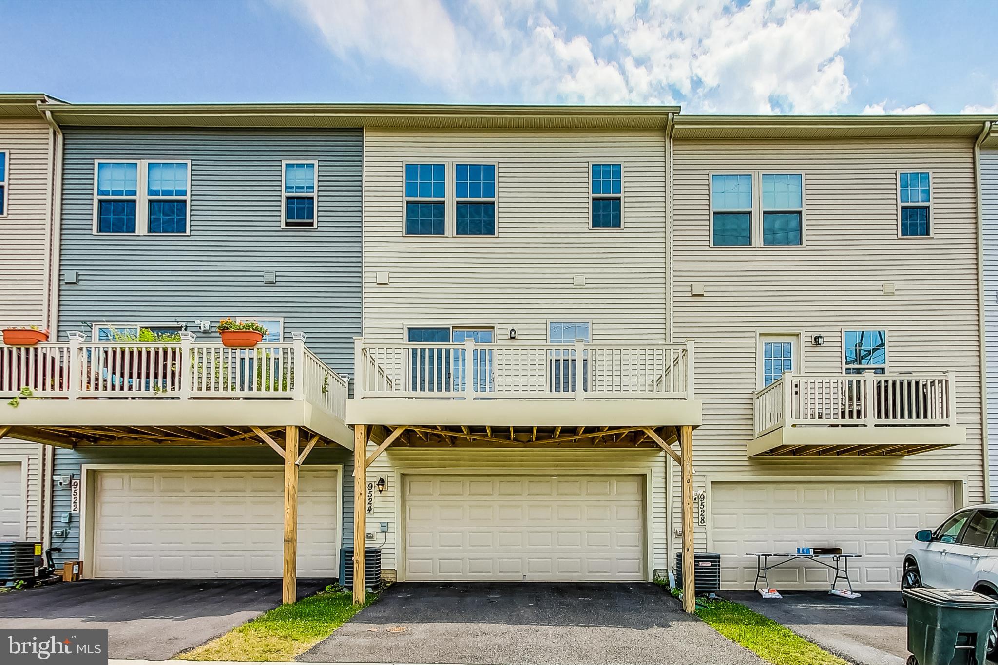 MONTGOMERY VILLAGE - Residential Lease