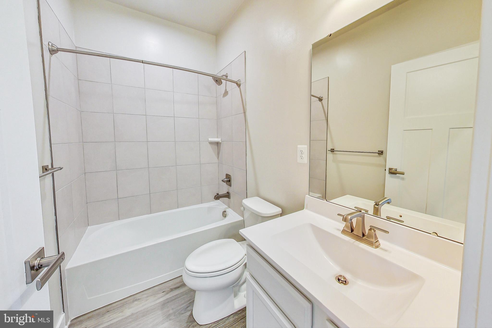 MONTGOMERY VILLAGE - Residential Lease